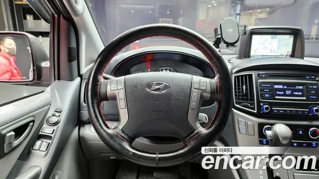 2021 Hyundai The New Grand Starex Van 5-Seater Sold VIN KMFWBX7KBMU171015 – exterior detail 2021 Hyundai The New Grand Starex Van 5-Seater Sold VIN KMFWBX7KBMU171015 – exterior detail