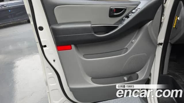 2021 Hyundai The New Grand Starex Van 3-Seater Sold VIN KMFWBX7KBMU173961 – exterior detail 2021 Hyundai The New Grand Starex Van 3-Seater Sold VIN KMFWBX7KBMU173961 – exterior detail