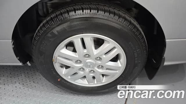 2021 Hyundai The New Grand Starex Van 3-Seater Sold VIN KMFWBX7KBMU194608 – exterior detail 2021 Hyundai The New Grand Starex Van 3-Seater Sold VIN KMFWBX7KBMU194608 – exterior detail