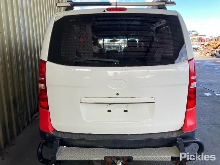 2016 Hyundai iLoad - VIN KMFWBX7RLGU805761 2016 Hyundai iLoad VIN KMFWBX7RLGU805761