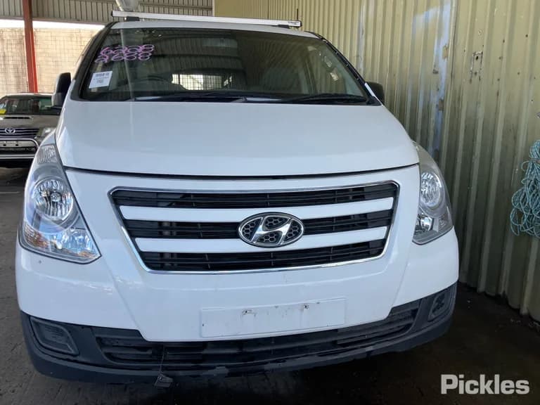 2016 Hyundai iLoad Used VIN KMFWBX7RLGU805761 – photo 11 2016 Hyundai iLoad Used VIN KMFWBX7RLGU805761 – photo 11