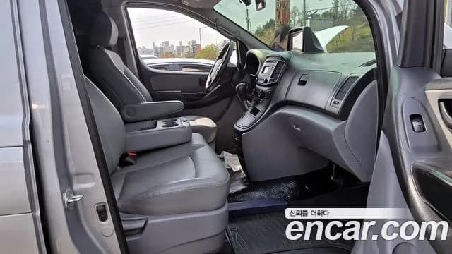 2017 Hyundai Grand Starex Refrigerated car Sold VIN KMFWSX7KBHU916391 – exterior detail 2017 Hyundai Grand Starex Refrigerated car Sold VIN KMFWSX7KBHU916391 – exterior detail