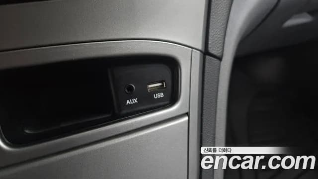 2020 Hyundai The New Grand Starex Freezer car Sold VIN KMFWSX7KBLU122371 – side profile 2020 Hyundai The New Grand Starex Freezer car Sold VIN KMFWSX7KBLU122371 – side profile