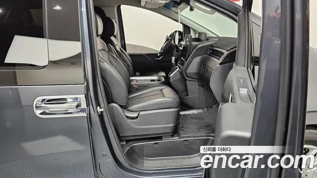 2023 Hyundai Staria L3.5 Cargo 5-Seater Sold VIN KMFYCX73BPU075862 – exterior detail 2023 Hyundai Staria L3.5 Cargo 5-Seater Sold VIN KMFYCX73BPU075862 – exterior detail