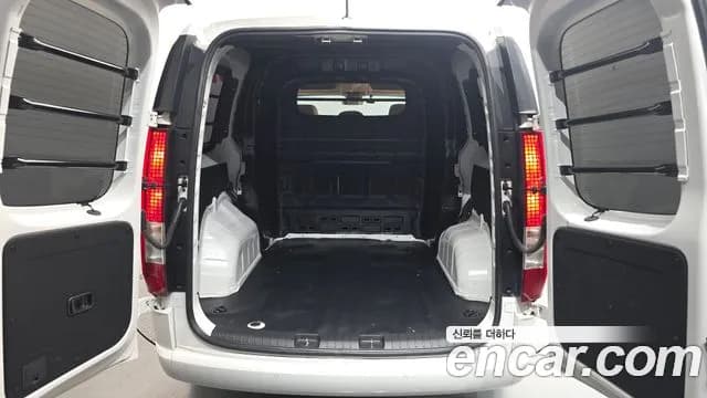 2024 Hyundai Staria L3.5 Cargo 5-Seater Sold VIN KMFYCX73BRU152863 – photo 12 2024 Hyundai Staria L3.5 Cargo 5-Seater Sold VIN KMFYCX73BRU152863 – photo 12