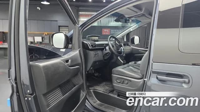 2024 Hyundai Staria L3.5 Cargo 5-Seater Sold VIN KMFYCX73BRU171740 – exterior detail 2024 Hyundai Staria L3.5 Cargo 5-Seater Sold VIN KMFYCX73BRU171740 – exterior detail