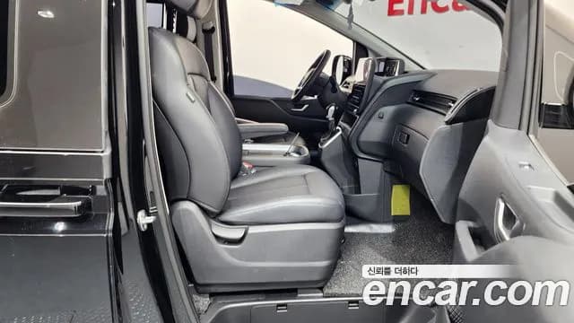 2025 Hyundai Staria L3.5 Cargo 5-Seater Sold VIN KMFYCX73BSU244228 – exterior detail 2025 Hyundai Staria L3.5 Cargo 5-Seater Sold VIN KMFYCX73BSU244228 – exterior detail