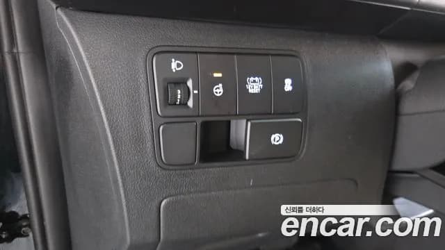 2025 Hyundai Staria HEV 1.6 Cargo 5-Seater Sold VIN KMFYCX7ABSU004694 – exterior detail 2025 Hyundai Staria HEV 1.6 Cargo 5-Seater Sold VIN KMFYCX7ABSU004694 – exterior detail
