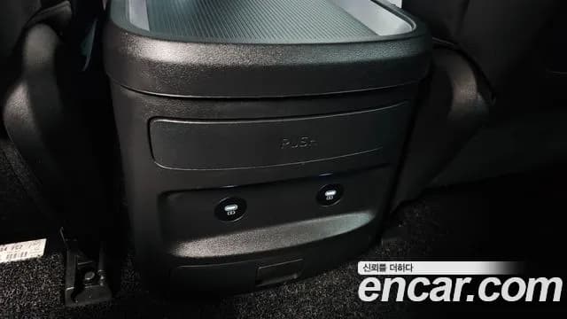 2025 Hyundai Staria HEV 1.6 Cargo 5-Seater Sold VIN KMFYCX7ABSU006134 – exterior detail 2025 Hyundai Staria HEV 1.6 Cargo 5-Seater Sold VIN KMFYCX7ABSU006134 – exterior detail