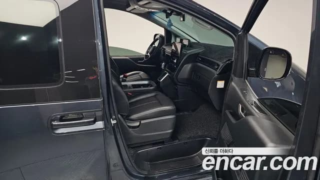 2025 Hyundai Staria HEV 1.6 Cargo 5-Seater Sold VIN KMFYCX7ABSU006134 – trunk area 2025 Hyundai Staria HEV 1.6 Cargo 5-Seater Sold VIN KMFYCX7ABSU006134 – trunk area