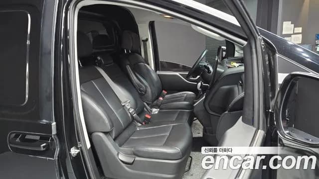 2022 Hyundai Staria L3.5 Cargo 3-Seater Sold VIN KMFYDX73BNU037787 – front exterior 2022 Hyundai Staria L3.5 Cargo 3-Seater Sold VIN KMFYDX73BNU037787 – front exterior