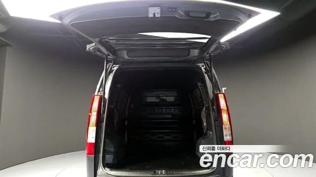 2023 Hyundai Staria L3.5 Cargo 3-Seater Sold VIN KMFYDX73BPU077692 – interior seats 2023 Hyundai Staria L3.5 Cargo 3-Seater Sold VIN KMFYDX73BPU077692 – interior seats