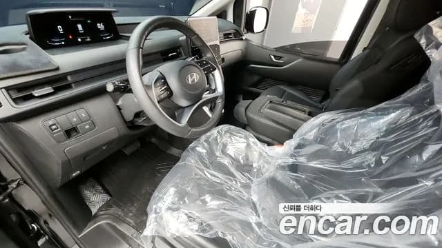 2025 Hyundai Staria L3.5 Cargo 3-Seater Sold VIN KMFYDX73BSU201184 – trunk area 2025 Hyundai Staria L3.5 Cargo 3-Seater Sold VIN KMFYDX73BSU201184 – trunk area