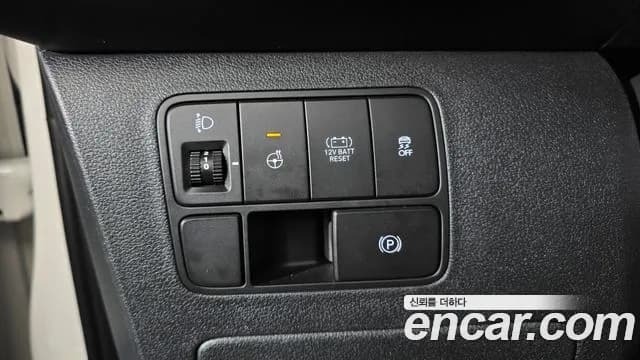 2025 Hyundai Staria HEV 1.6 Cargo 3-Seater Sold VIN KMFYDX7ABSU001164 – photo 13 2025 Hyundai Staria HEV 1.6 Cargo 3-Seater Sold VIN KMFYDX7ABSU001164 – photo 13