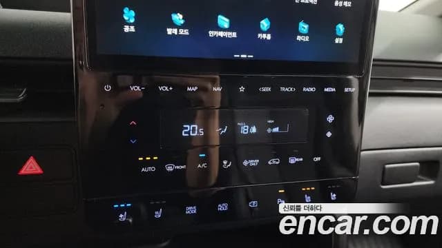 2025 Hyundai Staria HEV 1.6 Cargo 3-Seater Sold VIN KMFYDX7ABSU017739 – interior seats 2025 Hyundai Staria HEV 1.6 Cargo 3-Seater Sold VIN KMFYDX7ABSU017739 – interior seats