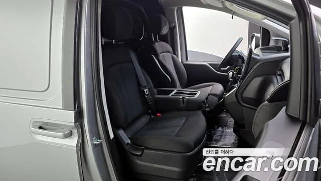 2022 Hyundai Staria Cargo 3-Seater Sold VIN KMFYFX71BNU008805 – exterior detail 2022 Hyundai Staria Cargo 3-Seater Sold VIN KMFYFX71BNU008805 – exterior detail