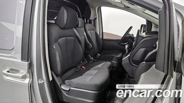 2023 Hyundai Staria Cargo 3-Seater Sold VIN KMFYFX71BPU104268 – trunk area 2023 Hyundai Staria Cargo 3-Seater Sold VIN KMFYFX71BPU104268 – trunk area
