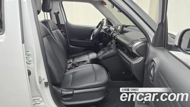 2024 Hyundai Casper Turbo The Essential Light Sold VIN KMHB3516BRW085499 – photo 13 2024 Hyundai Casper Turbo The Essential Light Sold VIN KMHB3516BRW085499 – photo 13