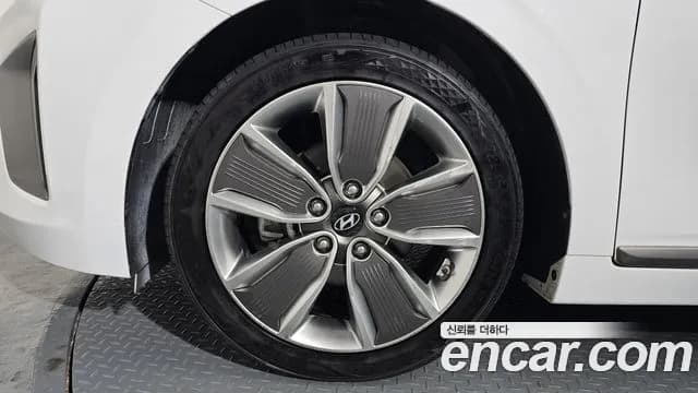 2019 Hyundai Ioniq Hybrid Q Sold VIN KMHC051CGKU144001 – side profile 2019 Hyundai Ioniq Hybrid Q Sold VIN KMHC051CGKU144001 – side profile