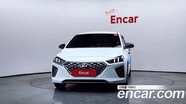 2020 Hyundai The New Ioniq Hybrid 1.6 HEV Sold VIN KMHC051CGLU148240 – exterior detail 2020 Hyundai The New Ioniq Hybrid 1.6 HEV Sold VIN KMHC051CGLU148240 – exterior detail
