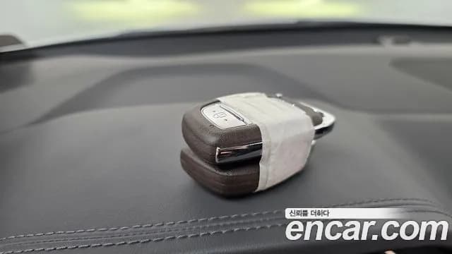 2020 Hyundai The New Ioniq Hybrid 1.6 HEV Sold VIN KMHC051CGLU192347 – trunk area 2020 Hyundai The New Ioniq Hybrid 1.6 HEV Sold VIN KMHC051CGLU192347 – trunk area