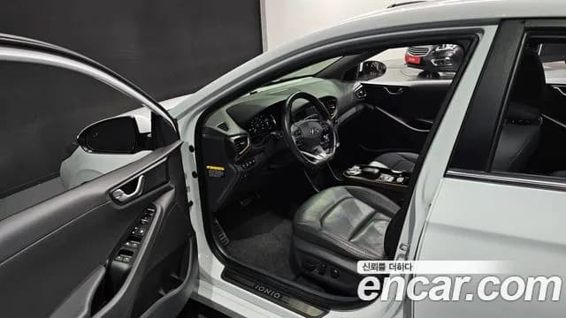 2018 Hyundai Ioniq Electric Q Sold VIN KMHC051HFJU023959 – side profile 2018 Hyundai Ioniq Electric Q Sold VIN KMHC051HFJU023959 – side profile