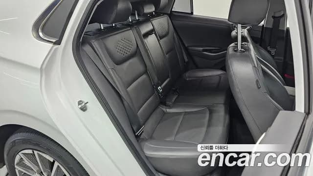 2020 Hyundai The New Ioniq Electric Q Sold VIN KMHC051JFLU065792 – trunk area 2020 Hyundai The New Ioniq Electric Q Sold VIN KMHC051JFLU065792 – trunk area