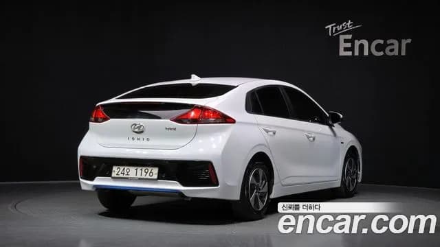 2018 Hyundai Ioniq Hybrid N Sold VIN KMHC851CGJU073603 – front exterior 2018 Hyundai Ioniq Hybrid N Sold VIN KMHC851CGJU073603 – front exterior