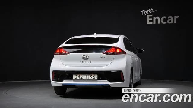 2018 Hyundai Ioniq Hybrid N Sold VIN KMHC851CGJU073603 – interior seats 2018 Hyundai Ioniq Hybrid N Sold VIN KMHC851CGJU073603 – interior seats