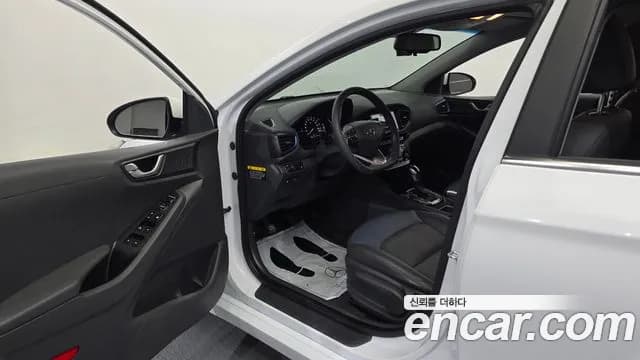 2019 Hyundai Ioniq Hybrid N Sold VIN KMHC851CGKU141093 – side profile 2019 Hyundai Ioniq Hybrid N Sold VIN KMHC851CGKU141093 – side profile