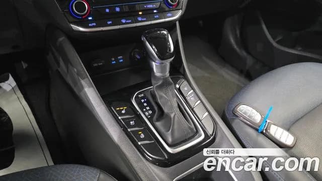2019 Hyundai Ioniq Hybrid N Sold VIN KMHC851CGKU141093 – photo 17 2019 Hyundai Ioniq Hybrid N Sold VIN KMHC851CGKU141093 – photo 17