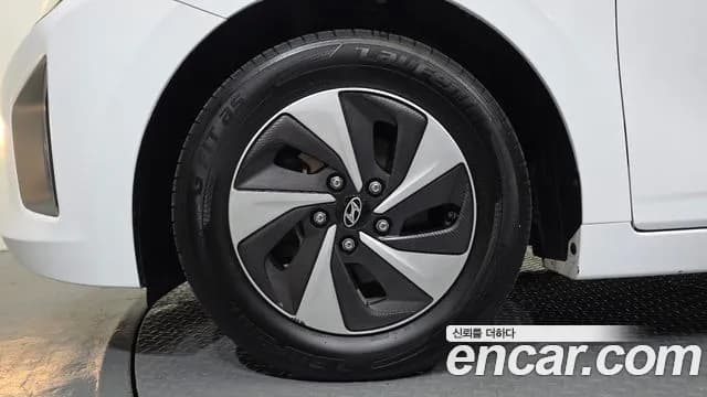 2019 Hyundai Ioniq Hybrid N Sold VIN KMHC851CGKU141093 – photo 29 2019 Hyundai Ioniq Hybrid N Sold VIN KMHC851CGKU141093 – photo 29