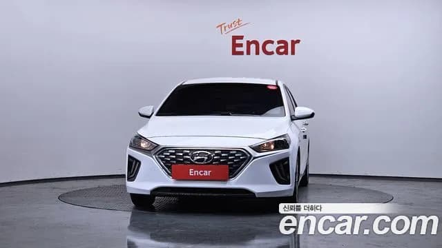 2020 Hyundai The New Ioniq Hybrid 1.6 HEV Sold VIN KMHC851CGLU181674 – interior seats 2020 Hyundai The New Ioniq Hybrid 1.6 HEV Sold VIN KMHC851CGLU181674 – interior seats