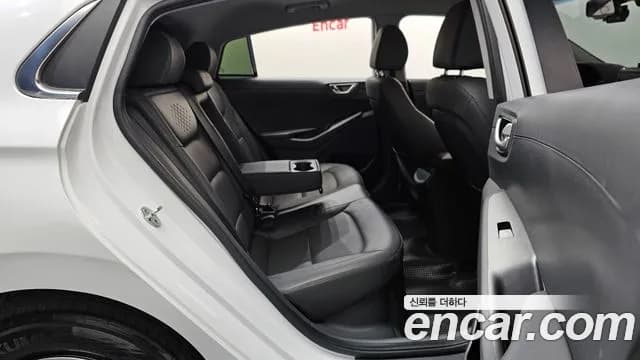 2020 Hyundai The New Ioniq Hybrid 1.6 HEV Sold VIN KMHC851CGLU181674 – engine bay 2020 Hyundai The New Ioniq Hybrid 1.6 HEV Sold VIN KMHC851CGLU181674 – engine bay