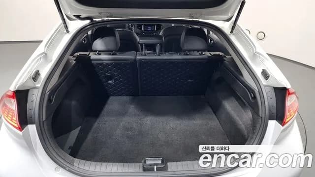 2018 Hyundai Ioniq Electric N Sold VIN KMHC851HFJU021280 – rear exterior 2018 Hyundai Ioniq Electric N Sold VIN KMHC851HFJU021280 – rear exterior