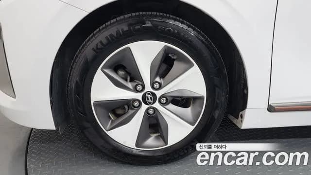 2018 Hyundai Ioniq Electric N Sold VIN KMHC851HFJU021280 – photo 16 2018 Hyundai Ioniq Electric N Sold VIN KMHC851HFJU021280 – photo 16