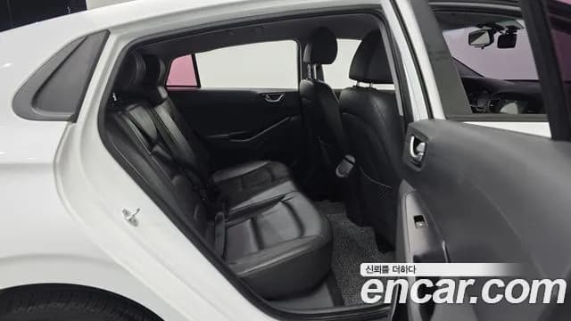 2018 Hyundai Ioniq Electric N Sold VIN KMHC851HFJU023590 – side profile 2018 Hyundai Ioniq Electric N Sold VIN KMHC851HFJU023590 – side profile