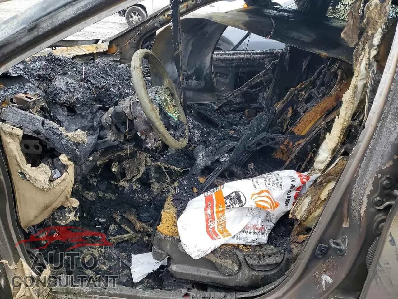 2014 HYUNDAI ACCENT Damaged VIN KMHCT4AE0EU715569 – exterior detail 2014 HYUNDAI ACCENT Damaged VIN KMHCT4AE0EU715569 – exterior detail