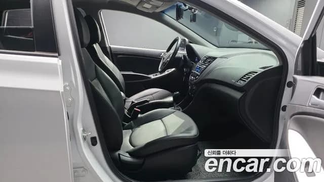 2017 Hyundai Accent (New Model) Diesel WIT 1.6 VGT Modern Sold VIN KMHCT51UGHU334203 – rear exterior 2017 Hyundai Accent (New Model) Diesel WIT 1.6 VGT Modern Sold VIN KMHCT51UGHU334203 – rear exterior