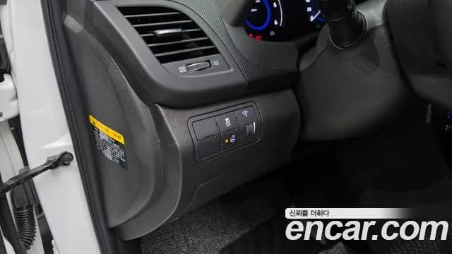 2017 Hyundai Accent (New Model) Diesel WIT 1.6 VGT Modern Sold VIN KMHCT51UGHU334203 – exterior detail 2017 Hyundai Accent (New Model) Diesel WIT 1.6 VGT Modern Sold VIN KMHCT51UGHU334203 – exterior detail