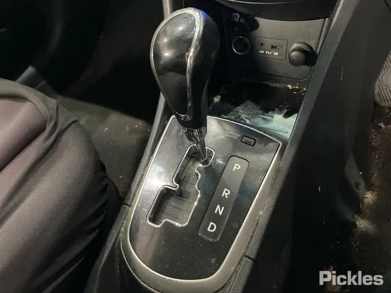2011 Hyundai Accent Used VIN KMHCU51DMCU003224 – trunk area 2011 Hyundai Accent Used VIN KMHCU51DMCU003224 – trunk area