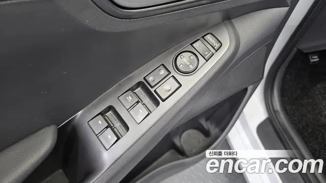 2020 Hyundai The New Ioniq Hybrid 1.6 Plug-in HEV Sold VIN KMHCX51DGLU158934 – front exterior 2020 Hyundai The New Ioniq Hybrid 1.6 Plug-in HEV Sold VIN KMHCX51DGLU158934 – front exterior
