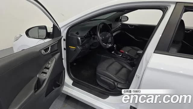 2020 Hyundai The New Ioniq Hybrid 1.6 Plug-in HEV Sold VIN KMHCX51DGLU158934 – dashboard 2020 Hyundai The New Ioniq Hybrid 1.6 Plug-in HEV Sold VIN KMHCX51DGLU158934 – dashboard