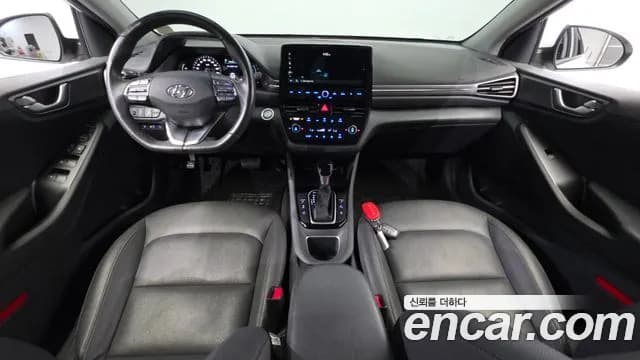 2020 Hyundai The New Ioniq Hybrid 1.6 Plug-in HEV Sold VIN KMHCX51DGLU158934 – trunk area 2020 Hyundai The New Ioniq Hybrid 1.6 Plug-in HEV Sold VIN KMHCX51DGLU158934 – trunk area