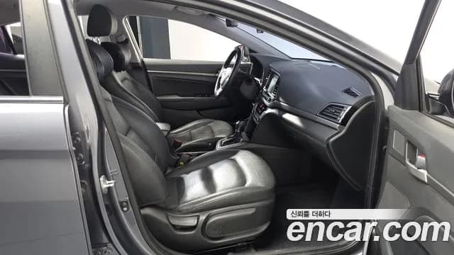 2017 Hyundai Avante AD 1.6 GDI Premium Sold VIN KMHD041DBHU366584 – photo 19 2017 Hyundai Avante AD 1.6 GDI Premium Sold VIN KMHD041DBHU366584 – photo 19