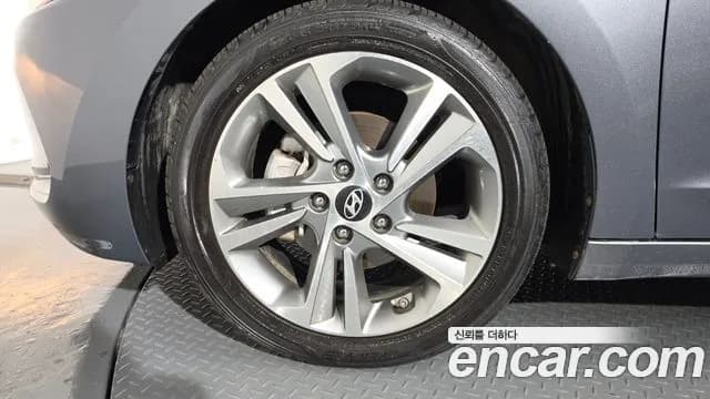 2017 Hyundai Avante AD 1.6 GDI Premium Sold VIN KMHD041DBHU366584 – photo 30 2017 Hyundai Avante AD 1.6 GDI Premium Sold VIN KMHD041DBHU366584 – photo 30