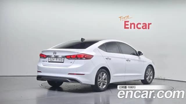 2018 Hyundai Avante AD 1.6 GDI Premium Sold VIN KMHD041DBJU444971 – trunk area 2018 Hyundai Avante AD 1.6 GDI Premium Sold VIN KMHD041DBJU444971 – trunk area