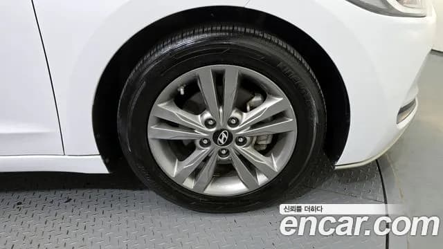 2018 Hyundai Avante AD 1.6 GDI Premium Sold VIN KMHD041DBJU444971 – photo 18 2018 Hyundai Avante AD 1.6 GDI Premium Sold VIN KMHD041DBJU444971 – photo 18