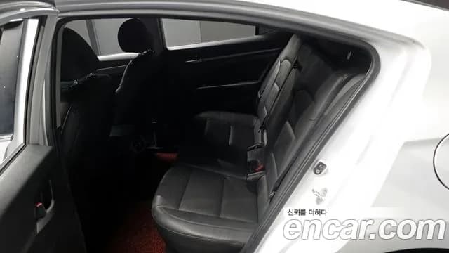 2018 Hyundai Avante AD 1.6 GDI Premium Sold VIN KMHD041DBJU458111 – interior seats 2018 Hyundai Avante AD 1.6 GDI Premium Sold VIN KMHD041DBJU458111 – interior seats