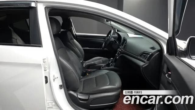 2018 Hyundai Avante AD 1.6 GDI Premium Sold VIN KMHD041DBJU458111 – photo 15 2018 Hyundai Avante AD 1.6 GDI Premium Sold VIN KMHD041DBJU458111 – photo 15